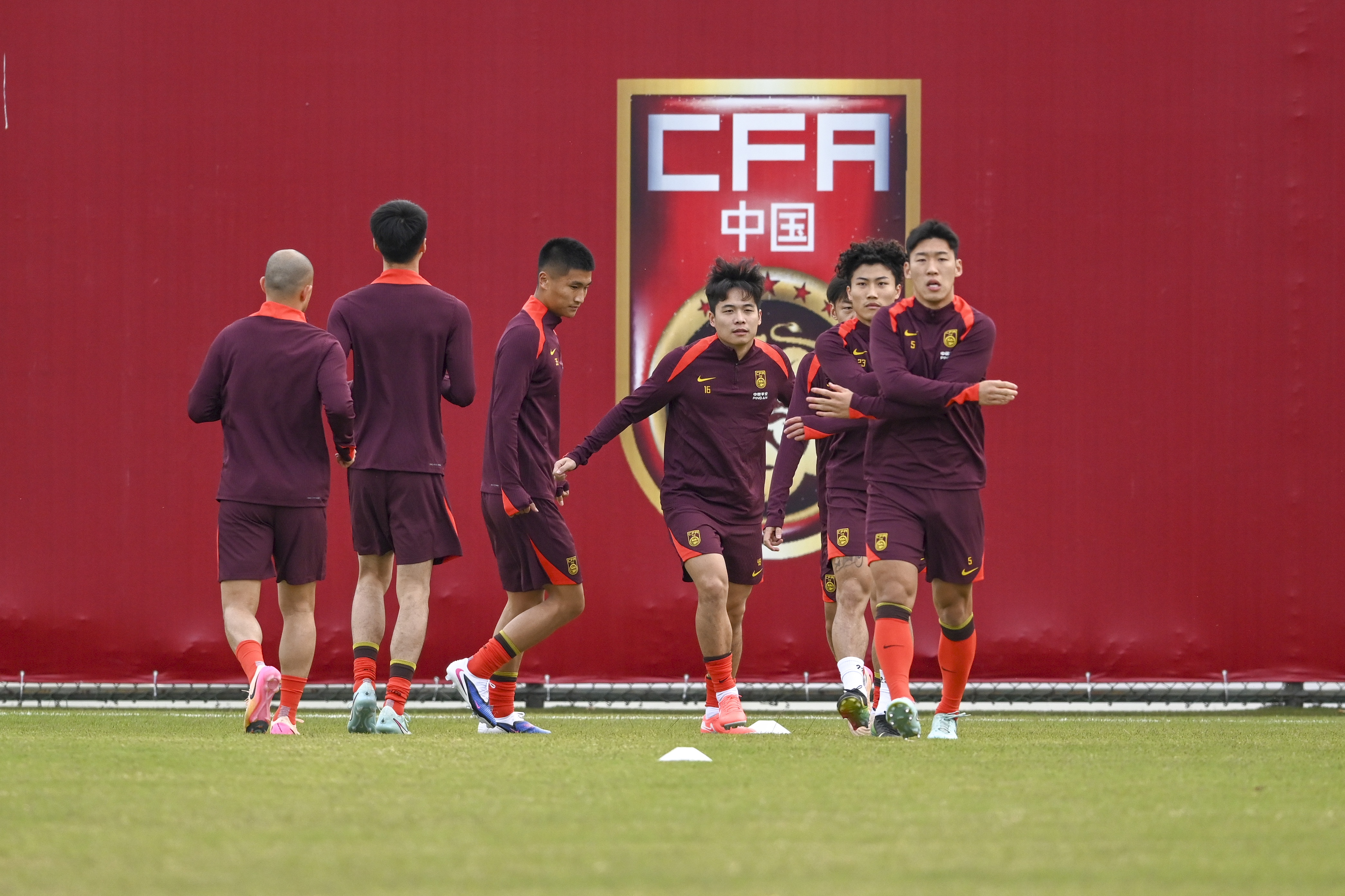 v体育首页-应国际足联邀请，中国国家男子足球队将于3月参加两场系列赛